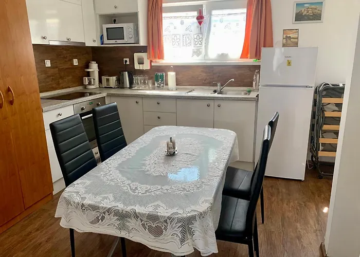 Sara Vendeghaz Buzsak Csisztapuszta